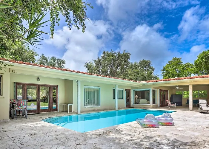 Home W/ Pool In Upscale Pinecrest Village Miami