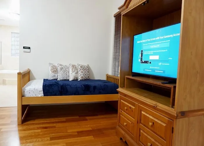 New Luxury Vacation Dream Rental- Sleeps 15! Miami