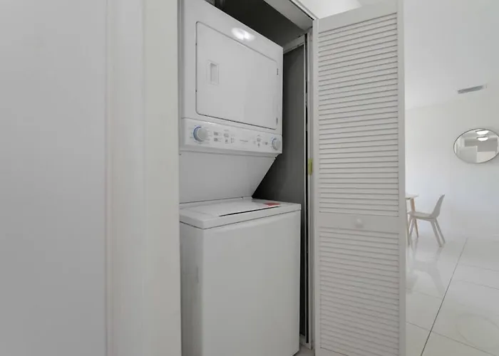 Amazing Brand New Duplex 3 Bedrooms/2 Bathrooms Miami Privée