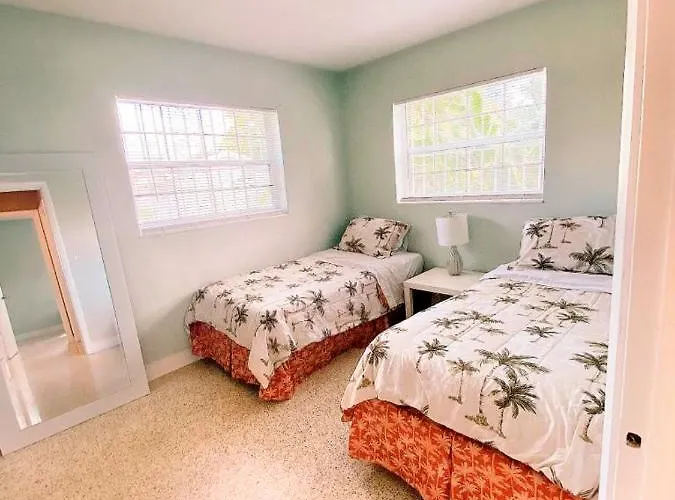Beautiful Miami Home 13 Minutes Away From Mia
