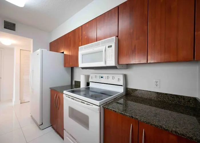 Luxurious 1 Bed Apartment In Brickell • Ocean View Miami