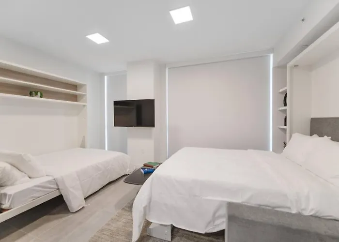 Amazing Studio Apartment With Great Views And Pool Miami