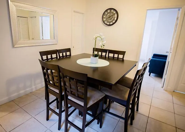 3 Bedroom Miami Home 15 Minutes To The Beach