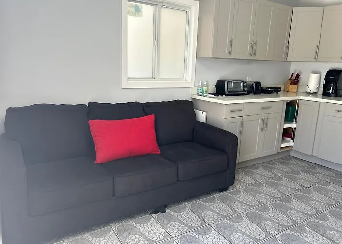 Main House 3 Bed 2 Bath & Guest House 1 Bed 1 Bath Miami
