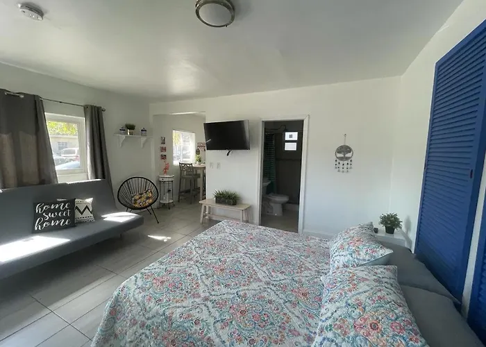 Chic And Comfortable Studio Free Street Parking Miami